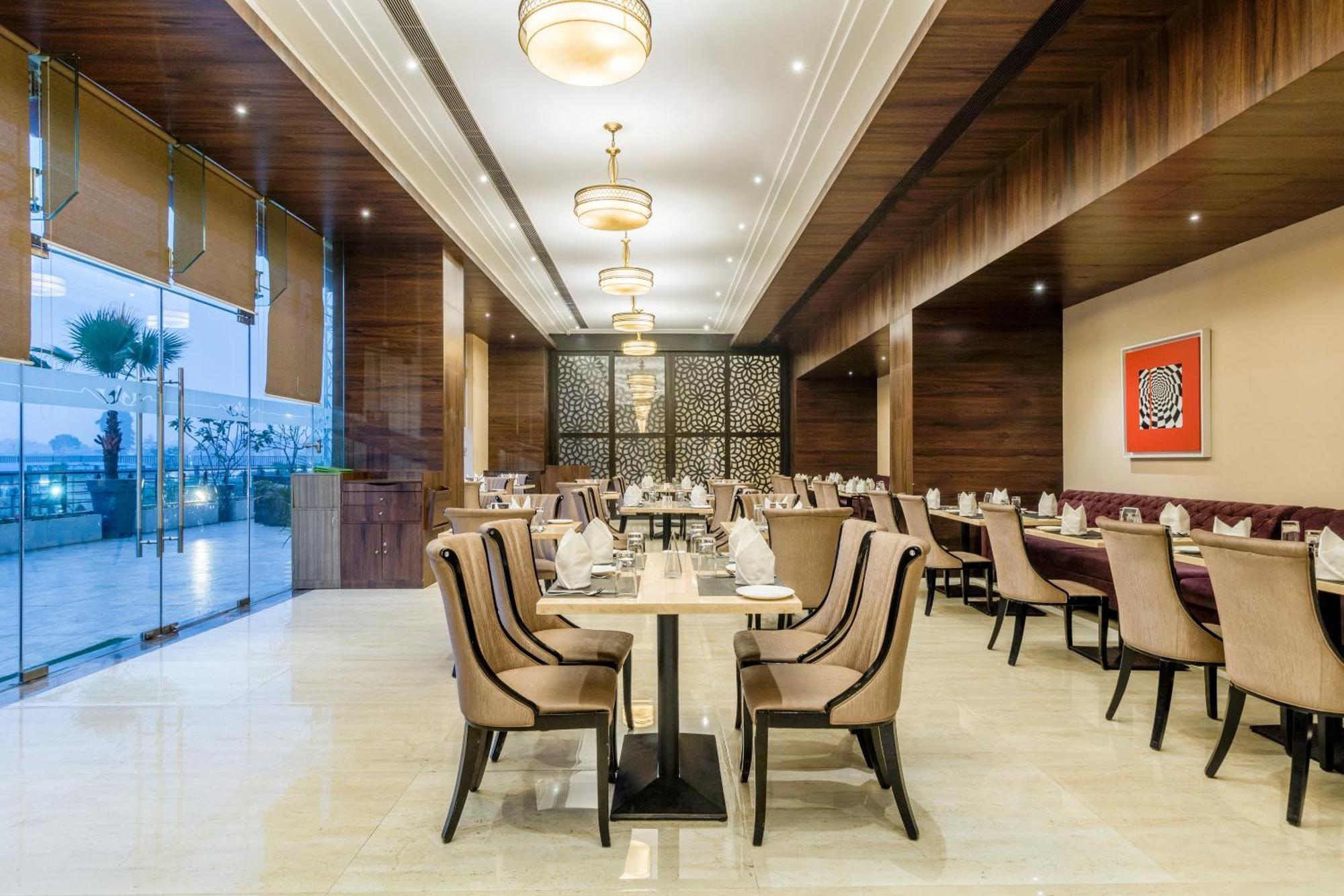 Golden Suites Gurgaon Inde Hotels Exterior photo