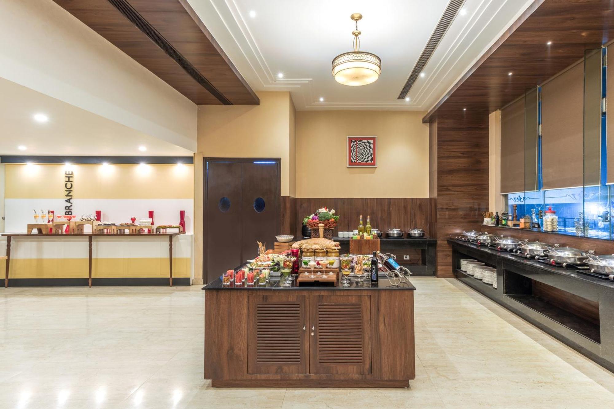 Golden Suites Gurgaon Inde Hotels Exterior photo