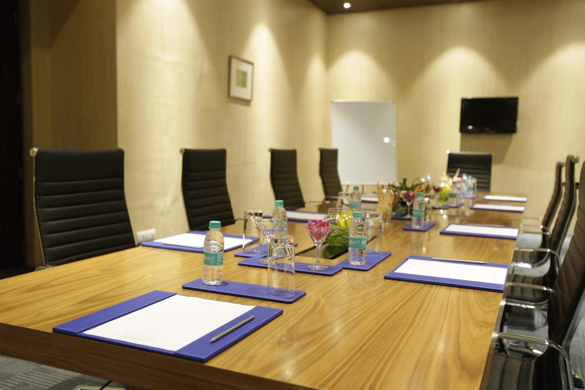 Golden Suites Gurgaon Inde Hotels Exterior photo