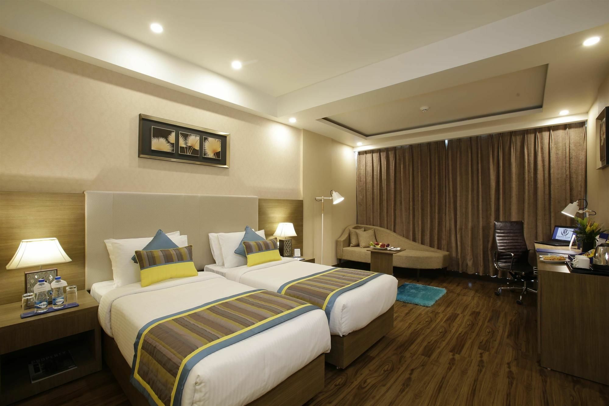 Golden Suites Gurgaon Inde Hotels Exterior photo