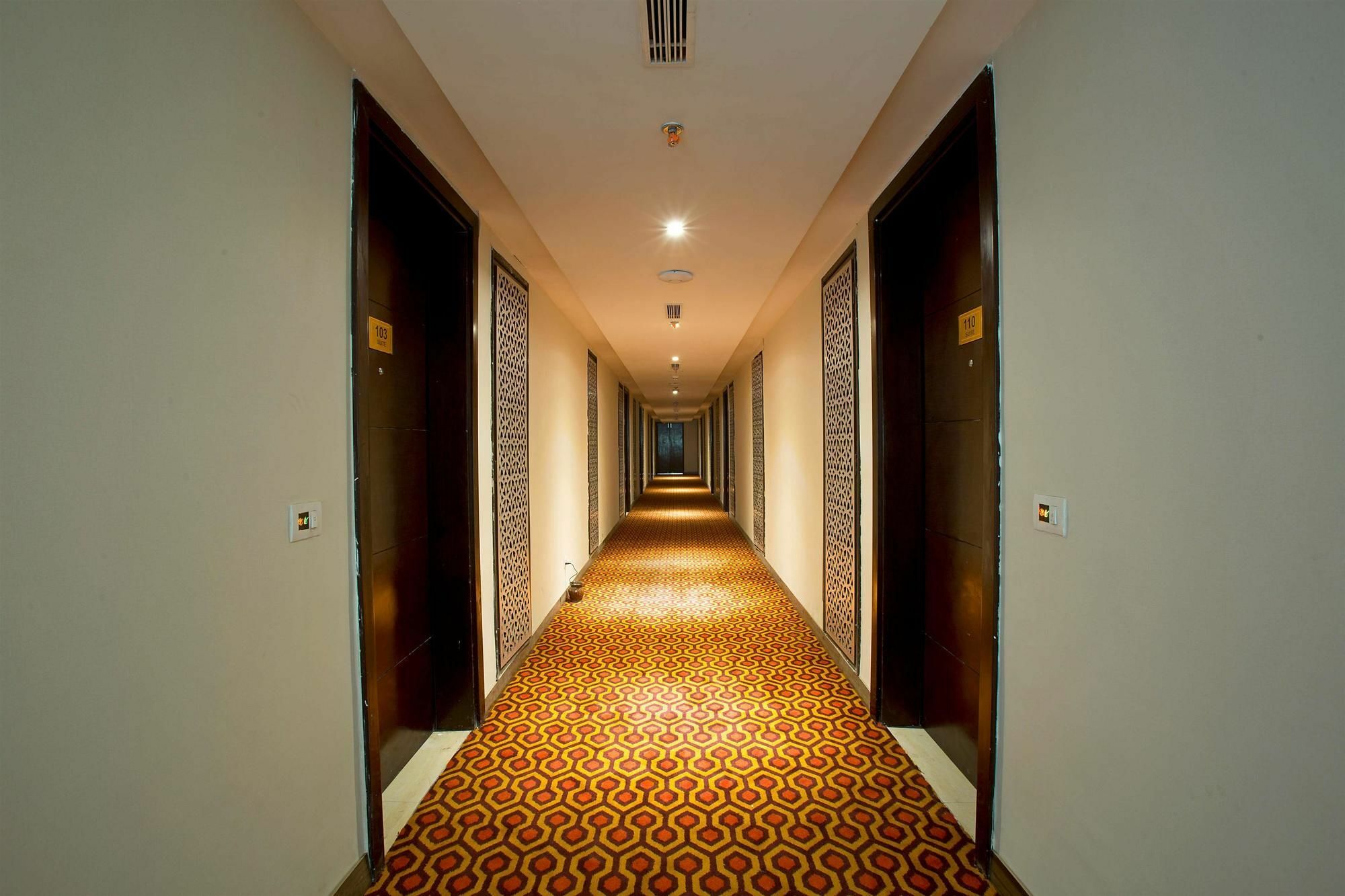 Golden Suites Gurgaon Inde Hotels Exterior photo